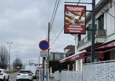 LED&COM : Écran LED publicitaire enseigne numérique boulangerie