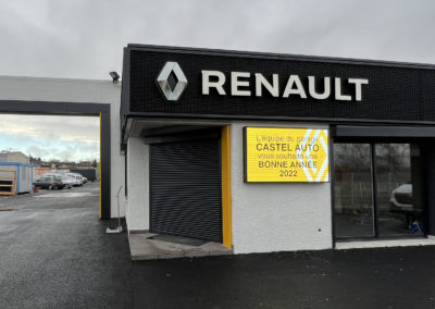 LED&COM : Panneau publicitaire mural concessionnaire Renault
